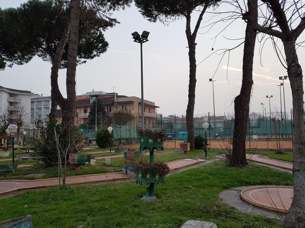 Hotel Rado Lido di Jesolo Exterior foto